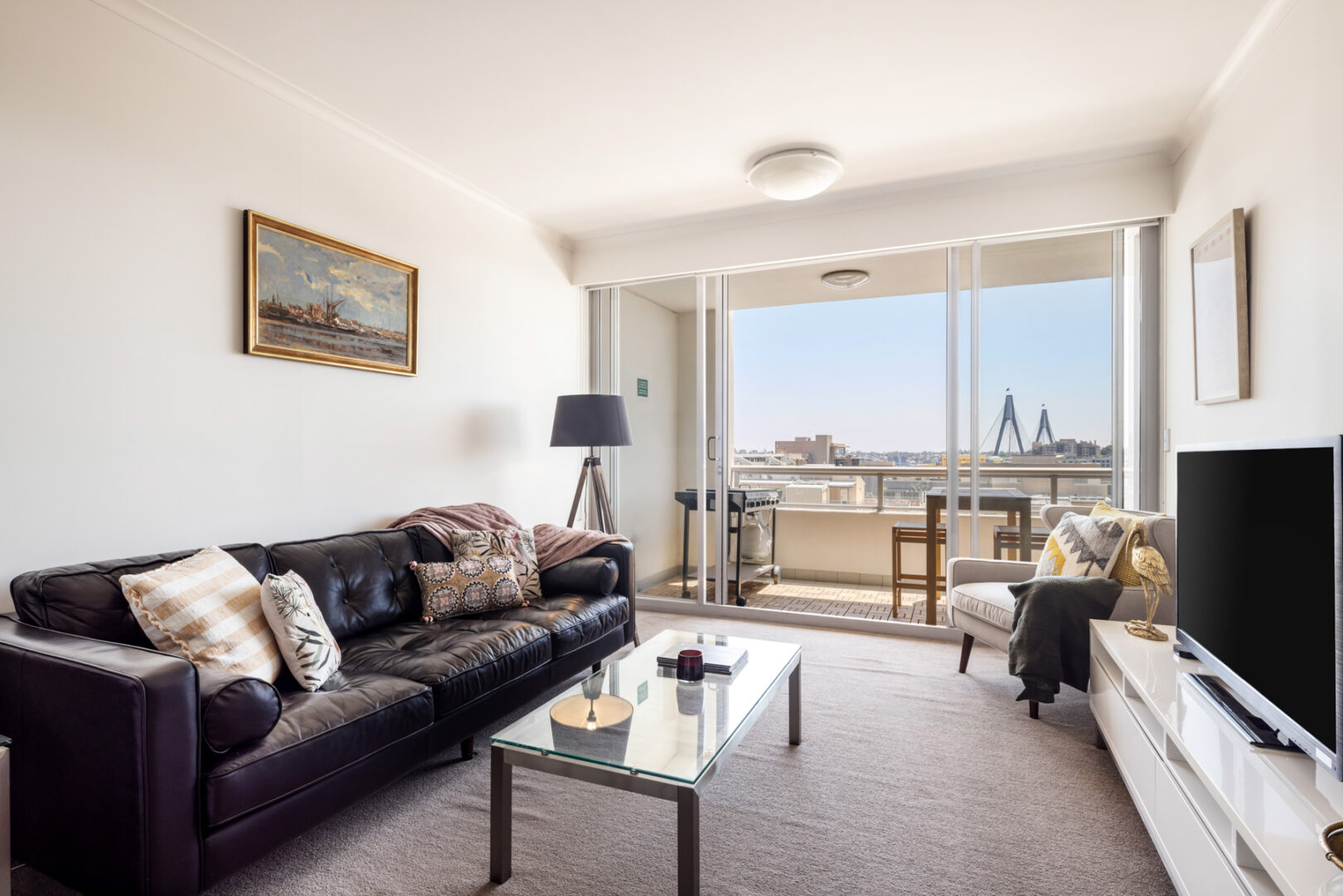2 Bedroom Darling Harbour Waterview Parking 2