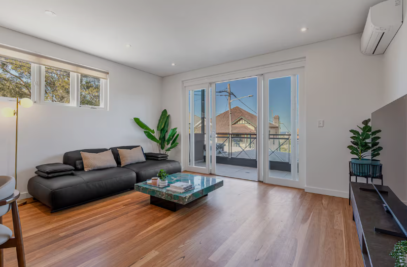 Bondi Beach Coastal King Suite with Water Views